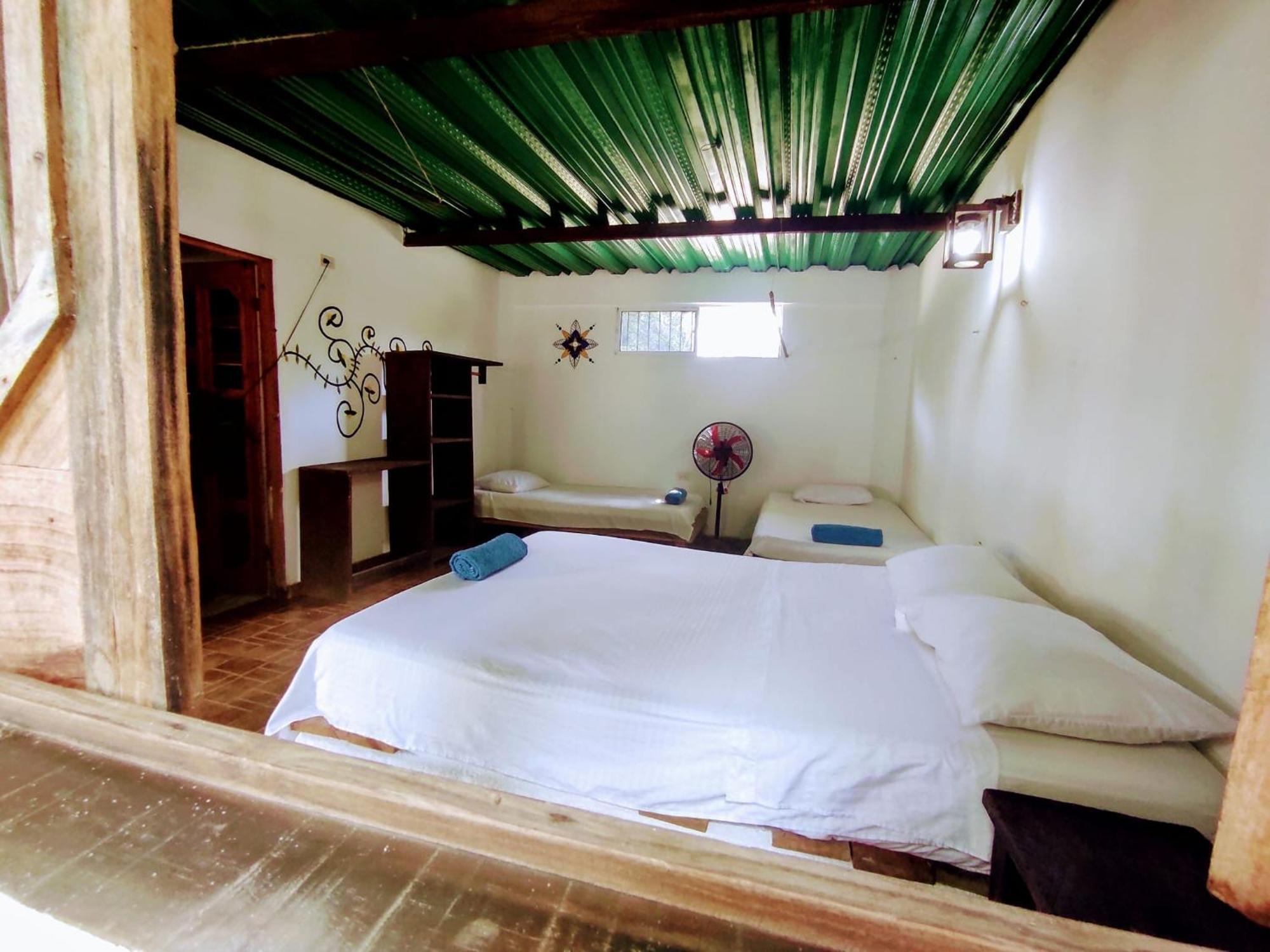 Hostal Luz De Luna Паломино Экстерьер фото