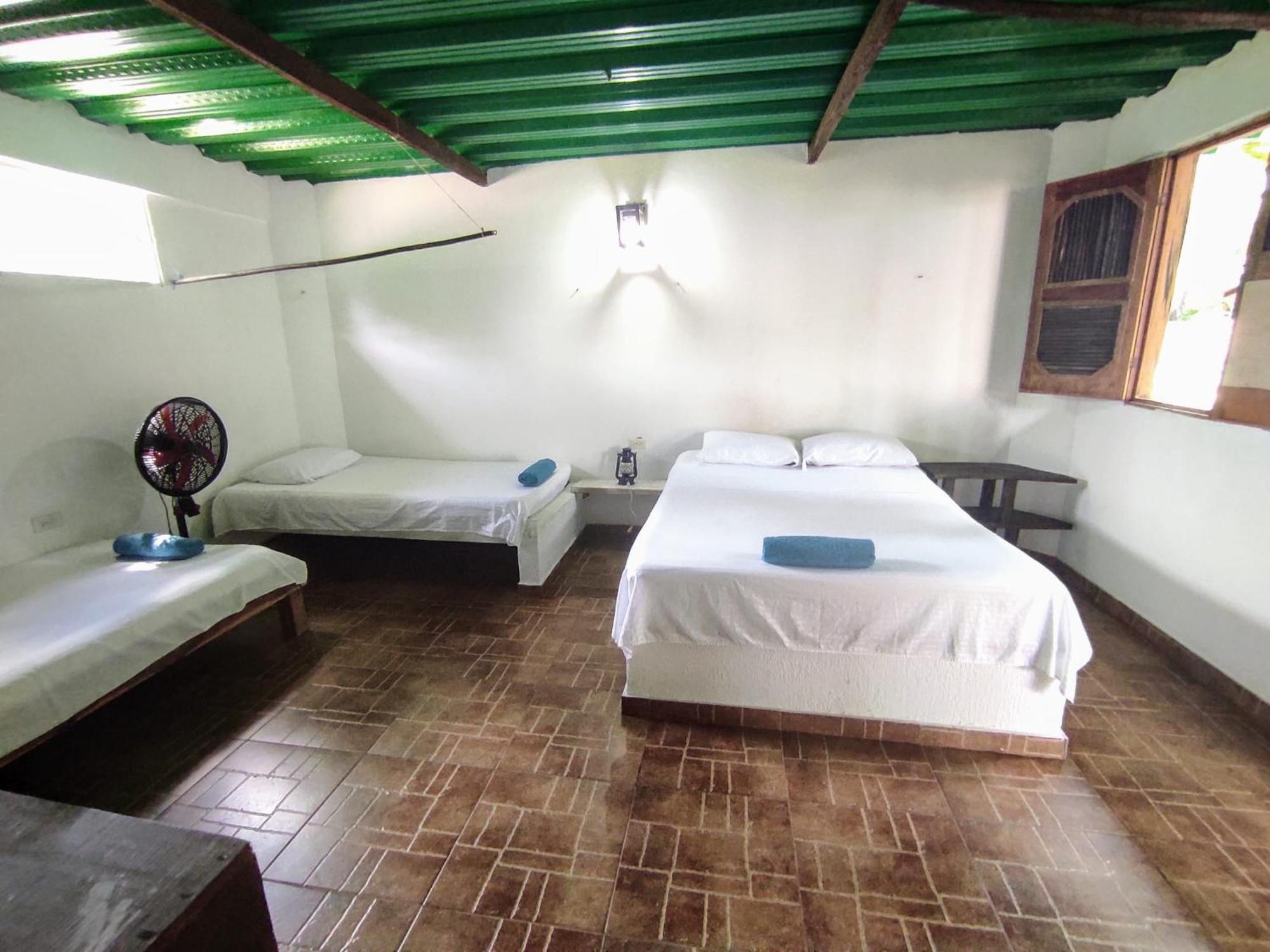 Hostal Luz De Luna Паломино Экстерьер фото